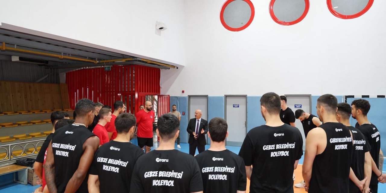 Büyükgöz, Voleybol Takımıyla Bir Araya Geldi
