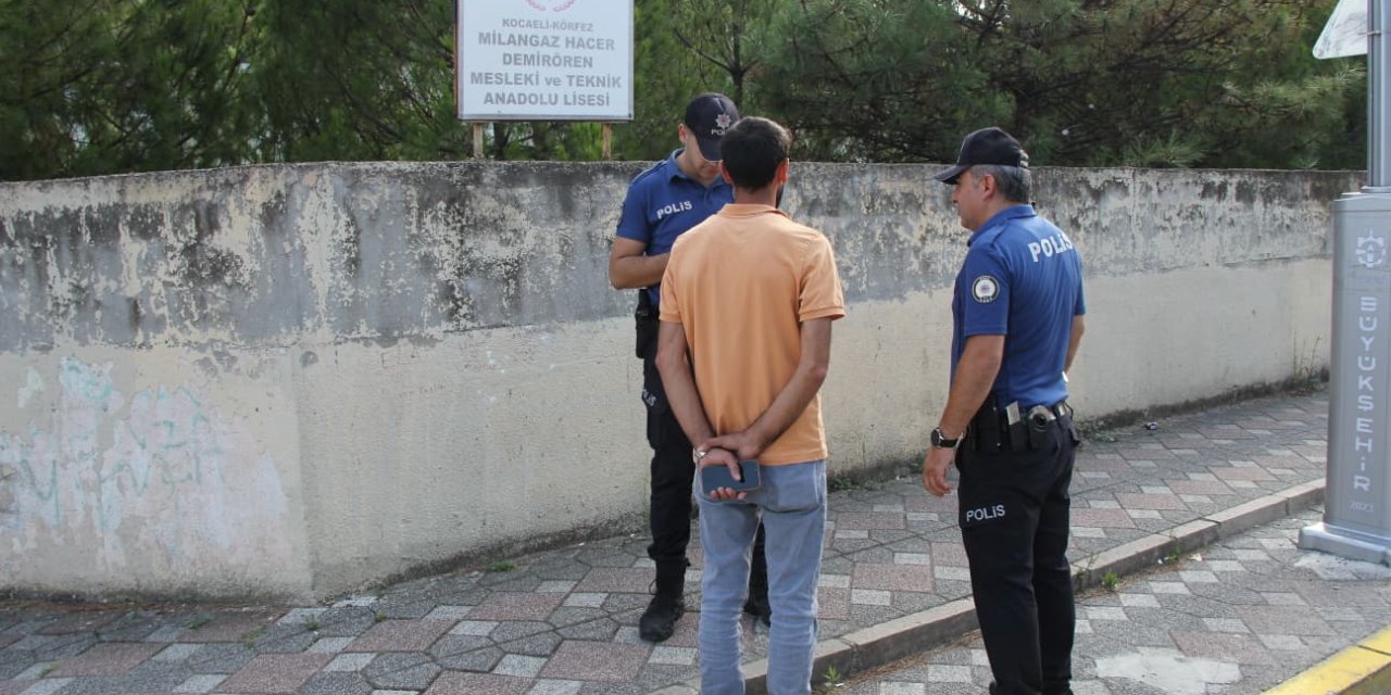 Kocaeli’de “Güvenli Okul” Uygulaması: 168 Şahıs ve 29 Araç Kontrol Edildi