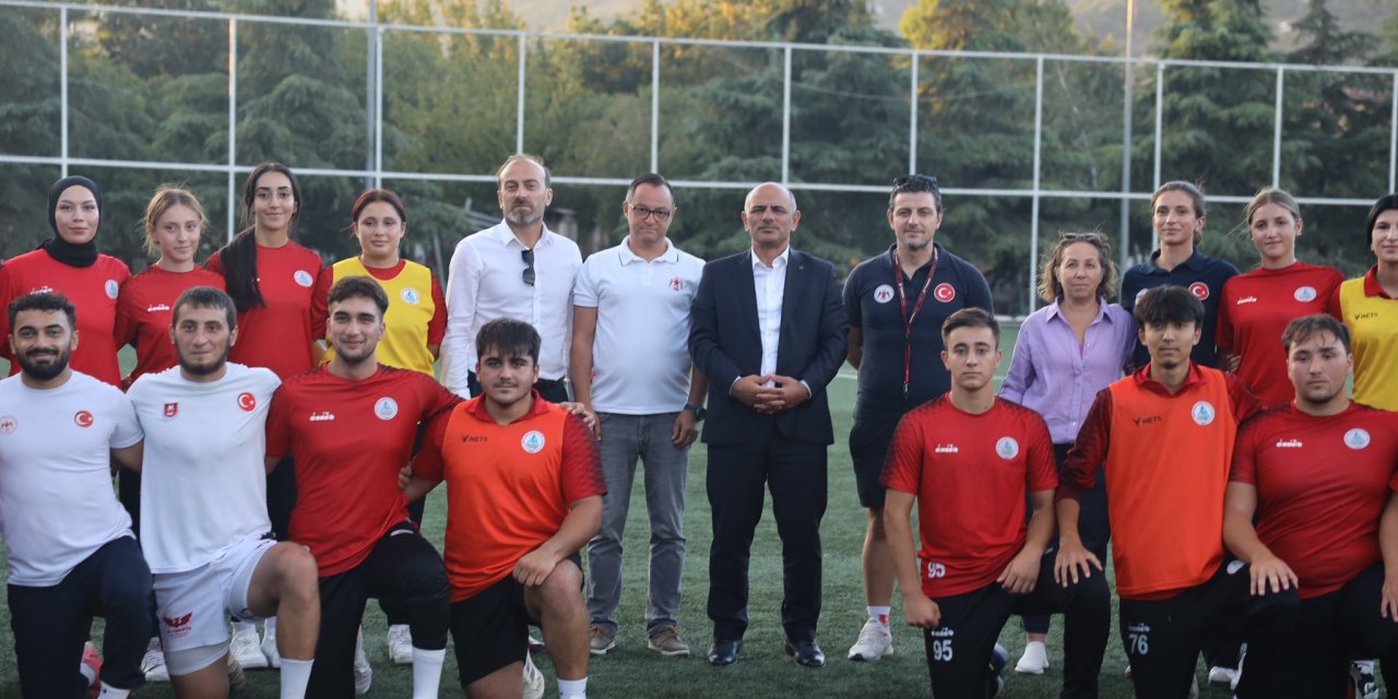 Başkan Söğüt sporcularla bir araya geldi
