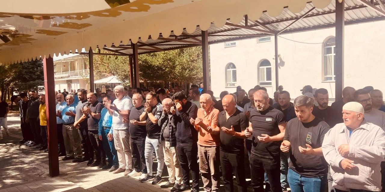 Menekşe Kurt son yolculuğuna uğurlandı