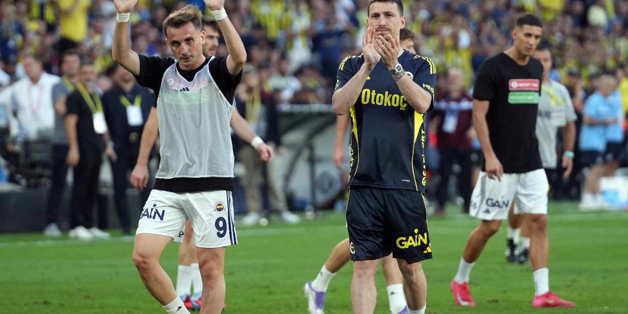 Trendyol Süper Lig: Fenerbahçe: 1 - Trabzonspor: 0 (İlk yarı)