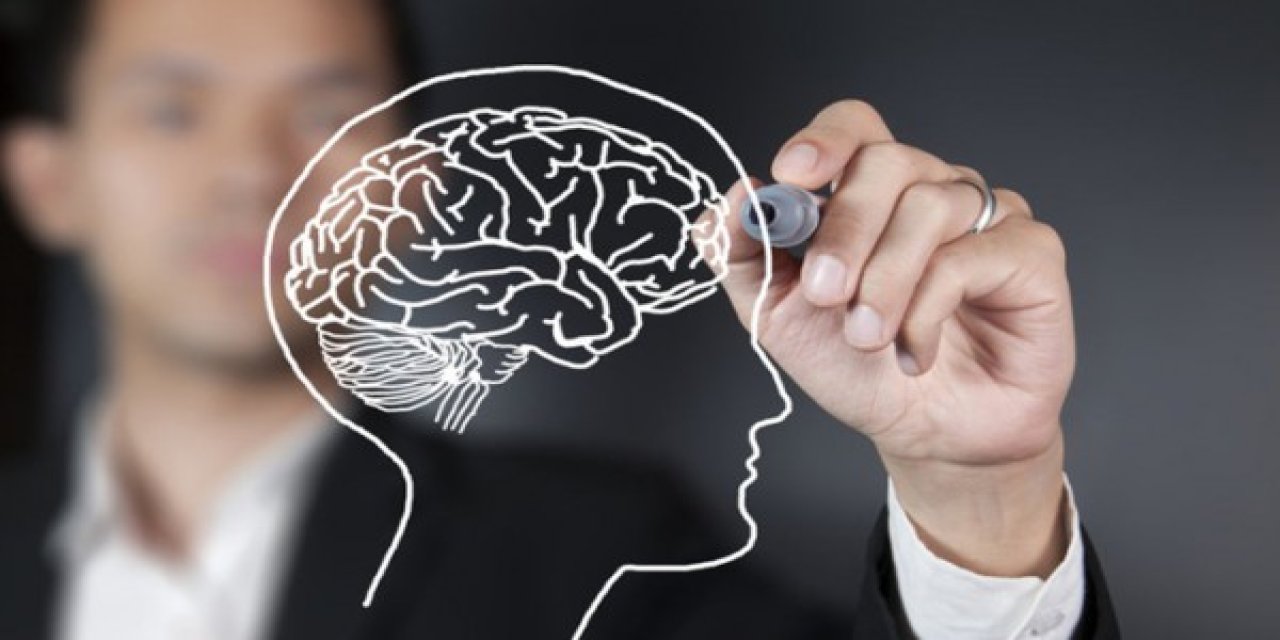 Alzheimer hastalığı kadınlarda daha sık görülüyor