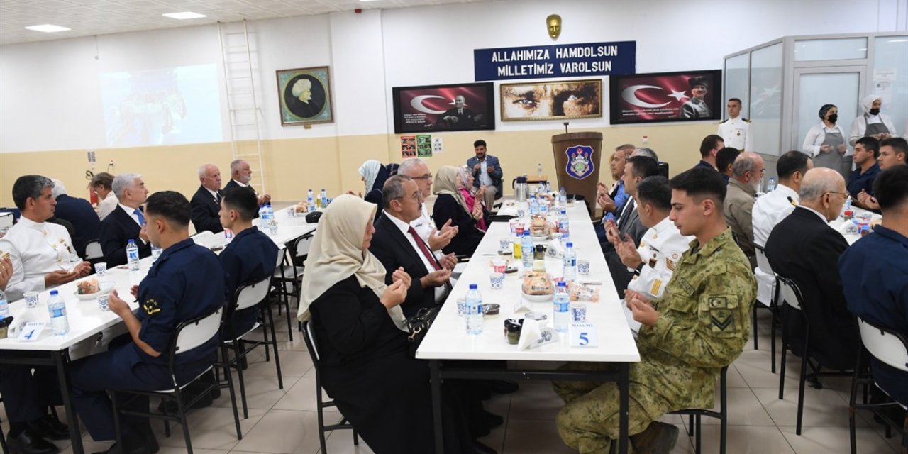 Gaziler ve Şehit Aileleri Onuruna Yemek Düzenlendi
