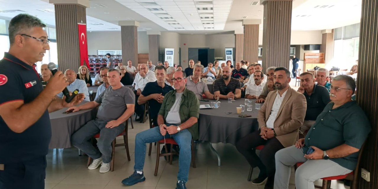 Muhtarlara "üç boyutlu" eğitim