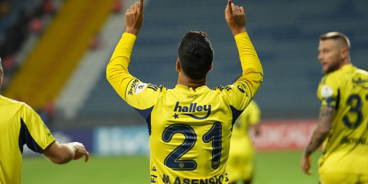 Trendyol Süper Lig: Kasımpaşa: 0 - Fenerbahçe: 1 (Maç devam ediyor)