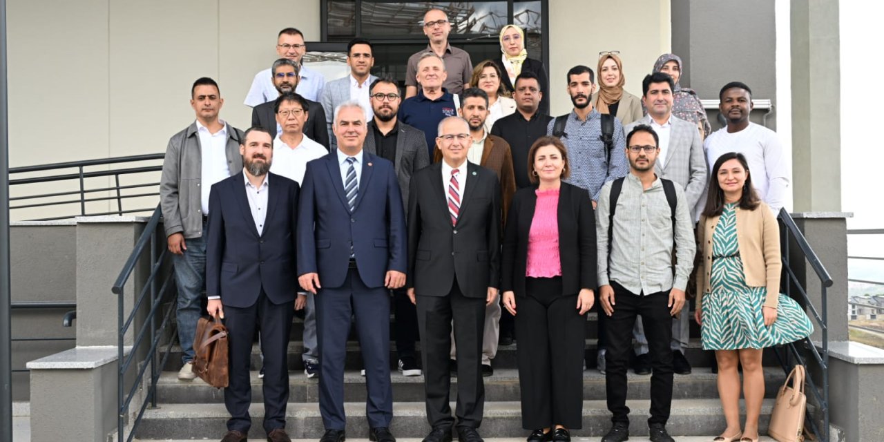 Yabancı Uyruklu öğretim  üyeleri ile bir araya geldi