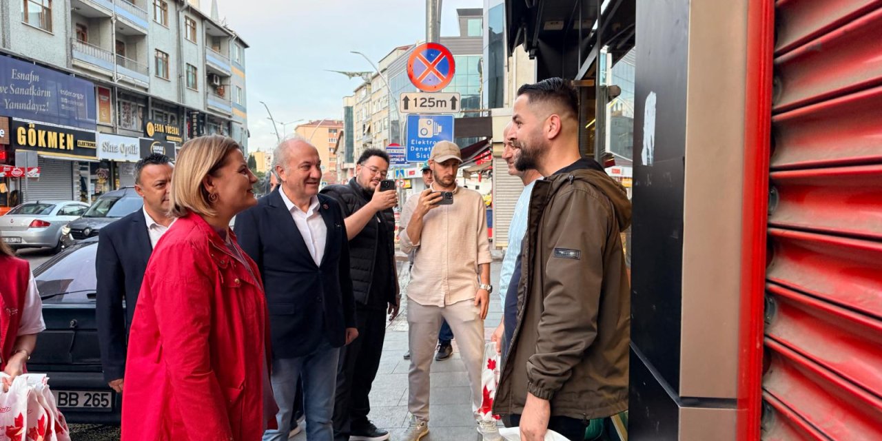 Başkan Hürriyet, güne emekçilerle başladı