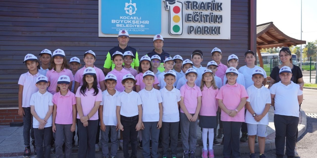 Geleceğin bilinçli sürücü  ve yayaları yetiştiriliyor