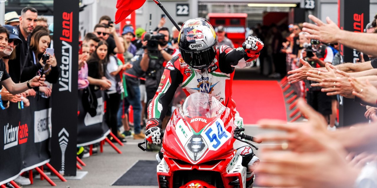 Toprak Razgatlıoğlu Piste Çıkıyor