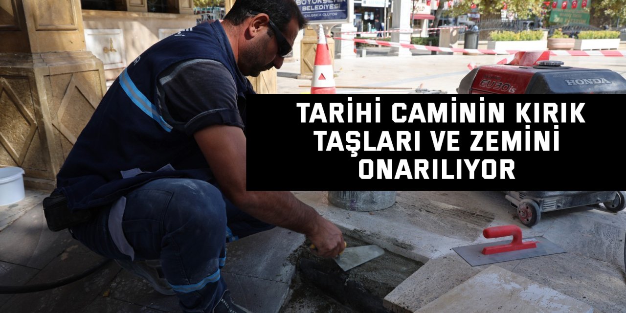 Tarihi caminin kırık taşları ve zemini onarılıyor