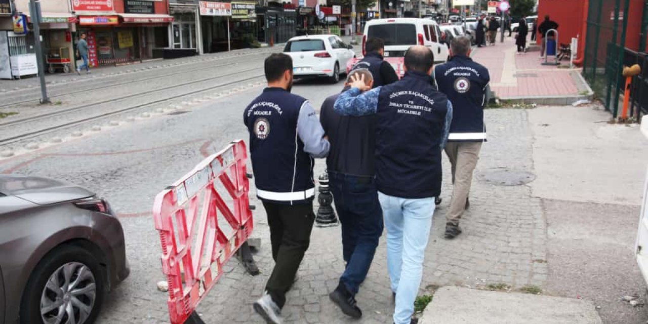 Cezaevi Firarisi Kaçak Göçmenlerle Yakalandı