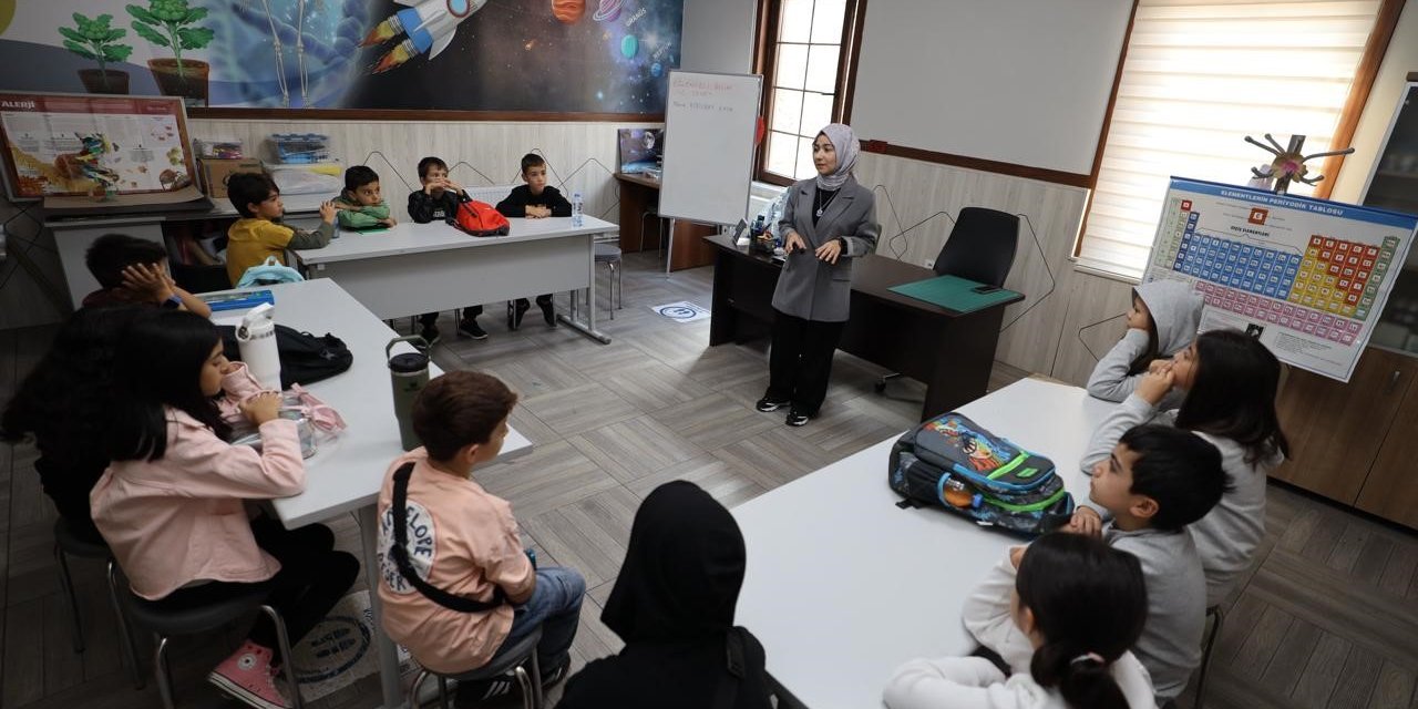 Başiskele'de özel yetenekli öğrenciler dersbaşı yaptı