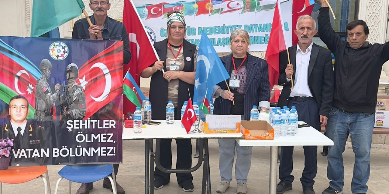 Karabağ Şehitleri için Gebze'de helva dağıttıldı