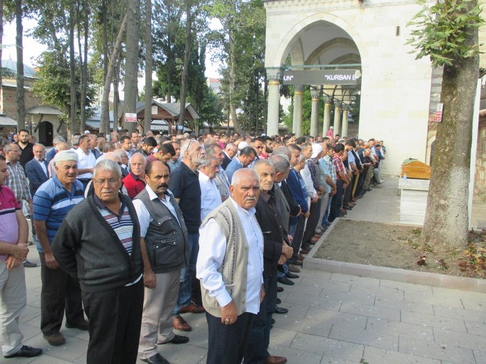 CHP’li Bülent Işık Babasını Eski CHP’liler İle Uğurladı