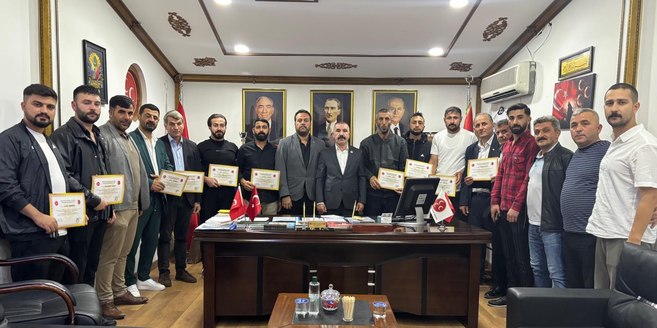 MHP DİLOVASI    Mahalle Başkanları Ataması Tamamlandı