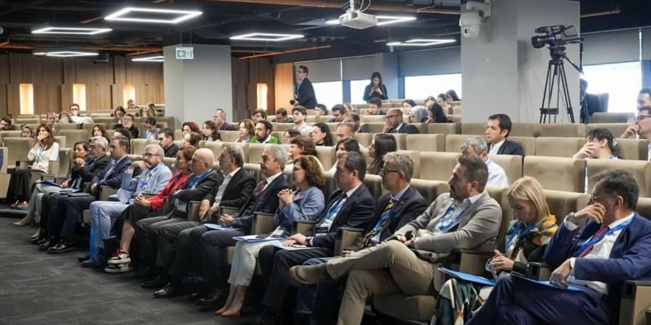 CERN-Türkiye Bilgi Transferi  Zirvesi İstanbul'da düzenlendi