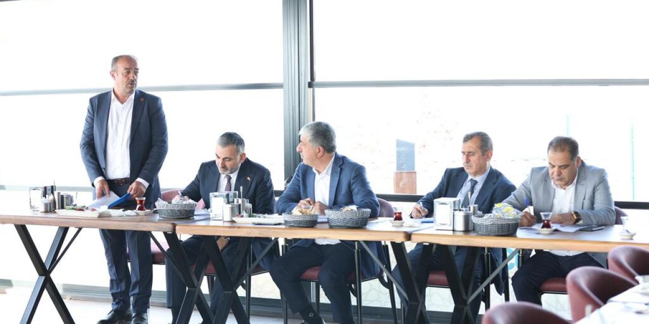 Ömeroğlu Muhtarlarla Buluştu