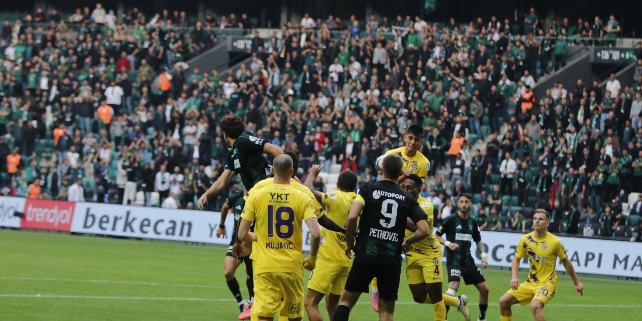 Trendyol Süper Lig: Kocaelispor:0 – Eyüpspor: 0 (İlk yarı)