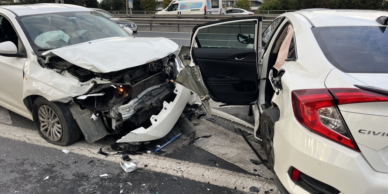 Bağcılar TEM Otoyolu’nda kaza: 4 yaralı