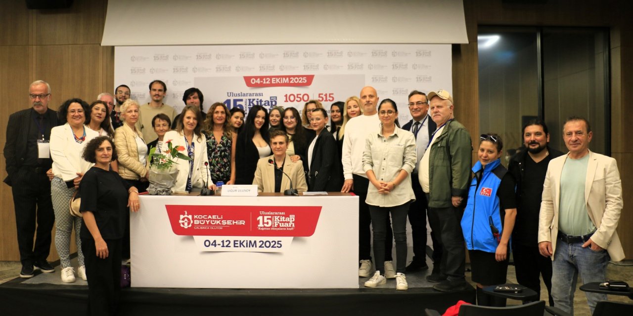 Kocaeli Kitap Fuarı’nda yazarlar geçidi devam ediyor