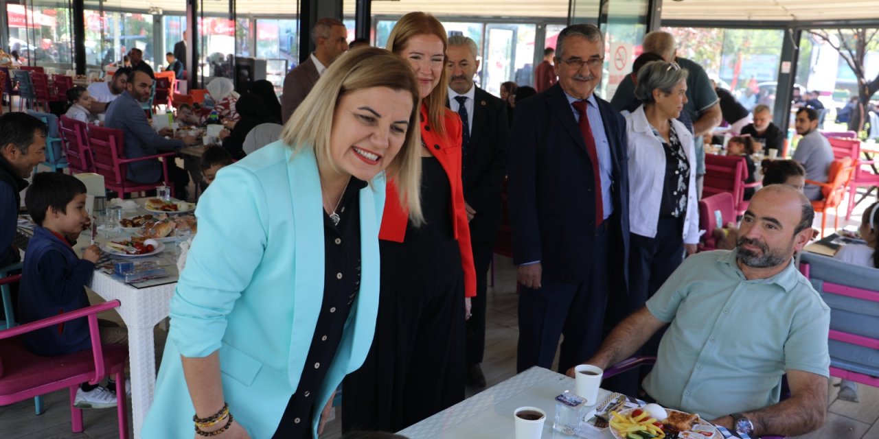 Hürriyet, din görevlilerini aileleriyle ağırladı