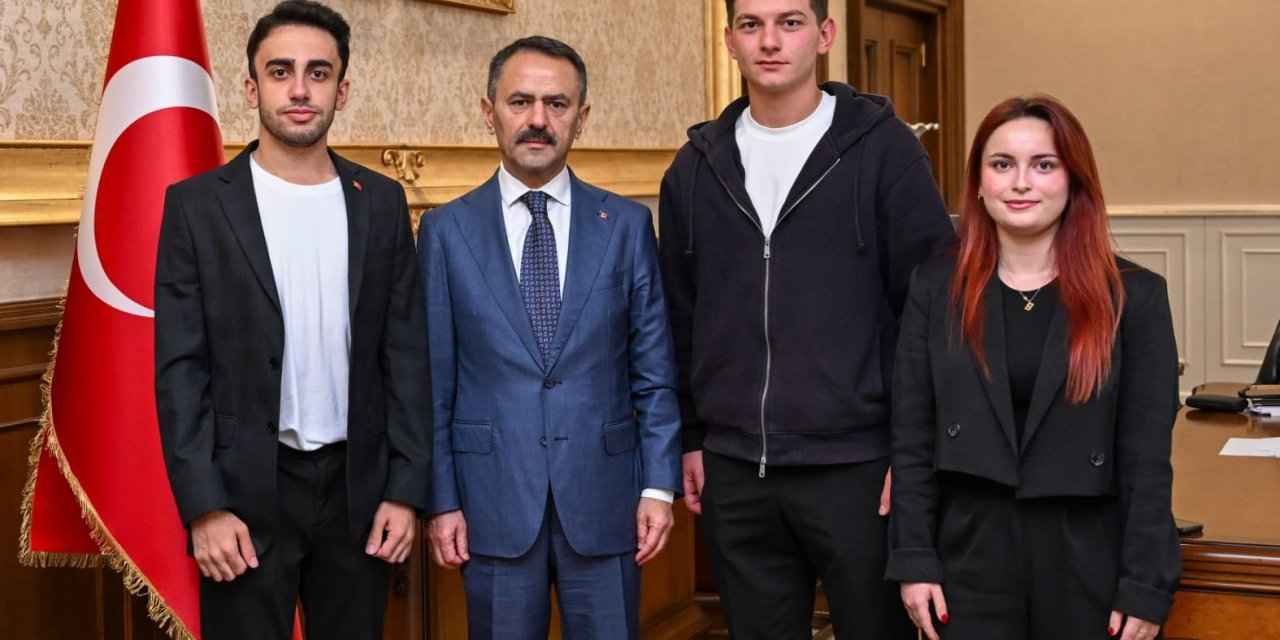 Öğrencilerden Vali İlhami Aktaş’a Ziyaret