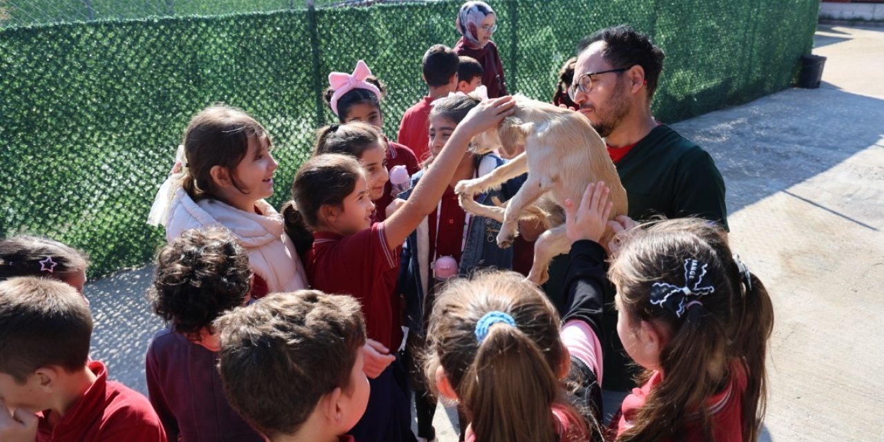 Minikler Hayvan Dostlarını Unutmadı