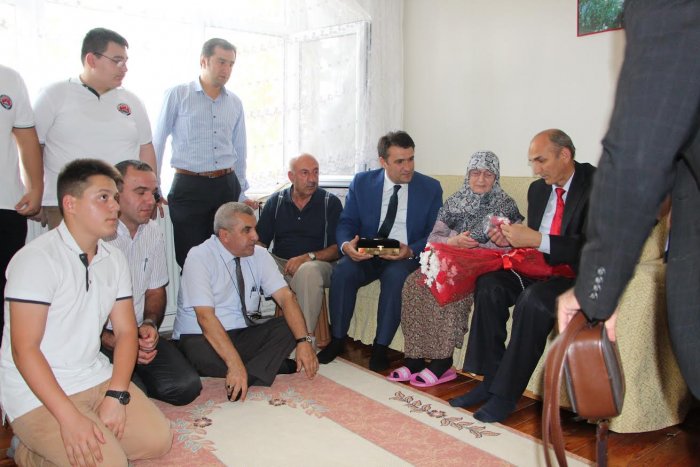 Darıcalı şehit mezarı başında anıldı