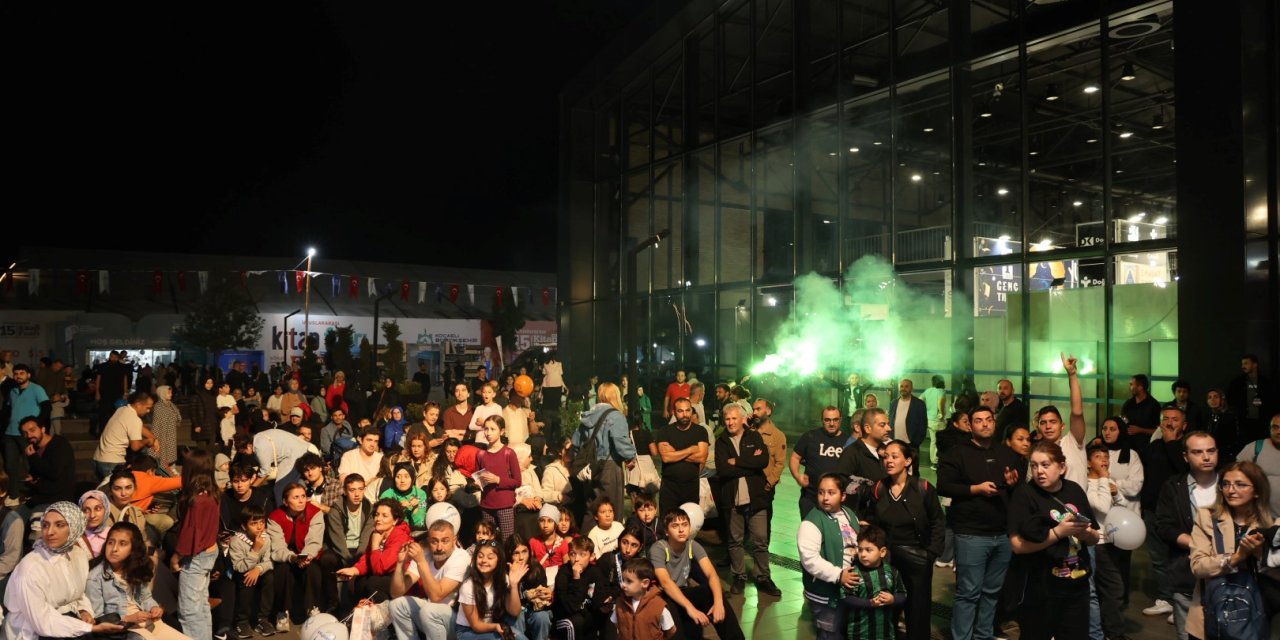 Kitap Fuarı, Kocaelispor forması kazandırıyor