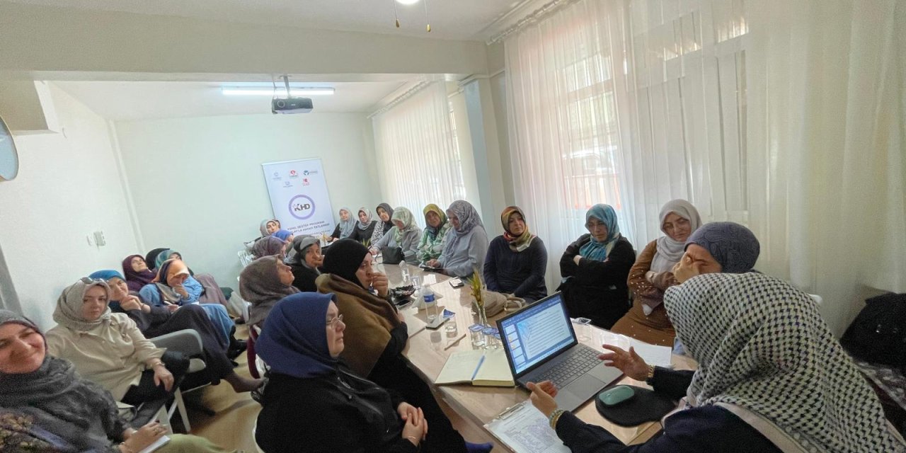 İLKÇEV’de Eğitimlerle Devam Ediyor