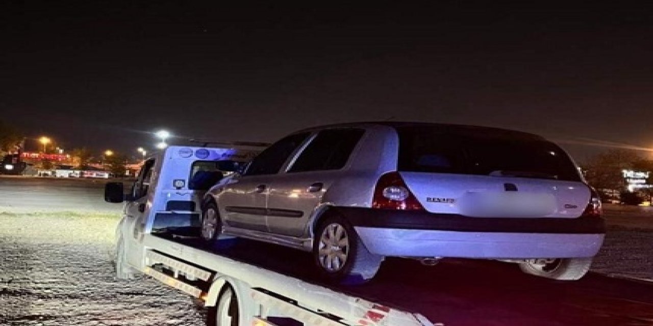 Drift yapan sürücü yakalandı! Hem  aracına hem de ehliyetine el konuldu