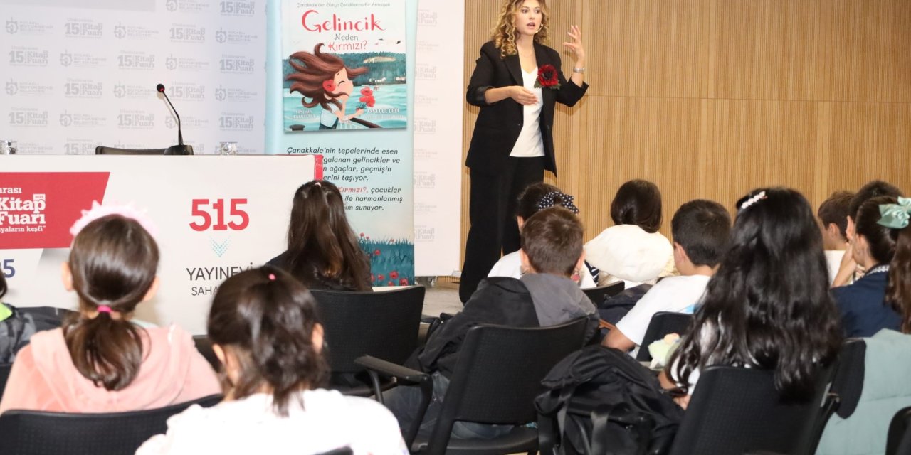 Kitap Fuarı, çocuk şarkılarıyla yankılandı