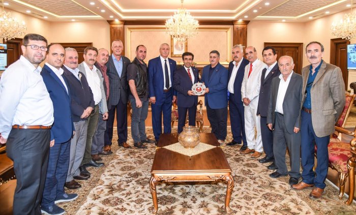 Vali Güzeloğlu muhtarlara teşekkür etti