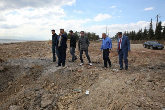 Sahilde çalışmalar sürüyor