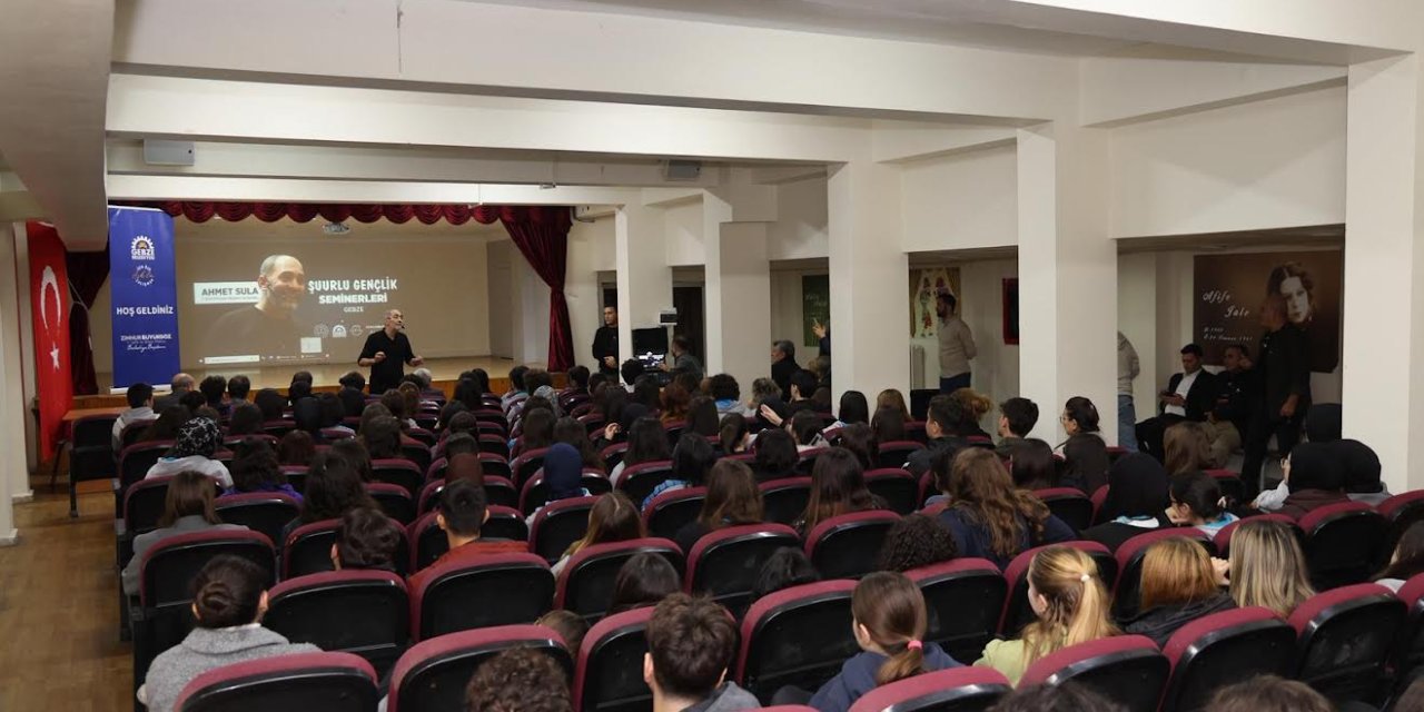Gebzeli Gençlere “Şuurlu Gençlik” Semineri