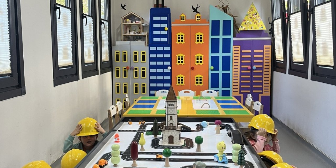 Minik mimarlara güvenli yapılar anlatıldı