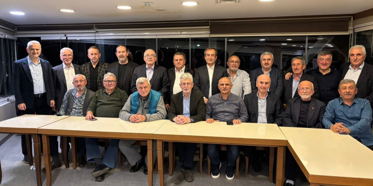 AK Parti’nin Efsane Kadrosu Yeniden Bir Arada: Yıllar Sonra Duygusal Buluşma