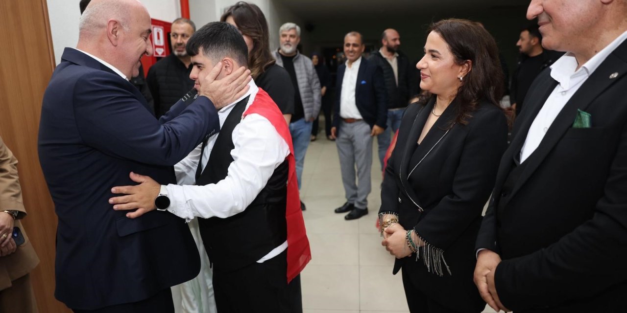 Özel birey Eren için asker uğurlaması