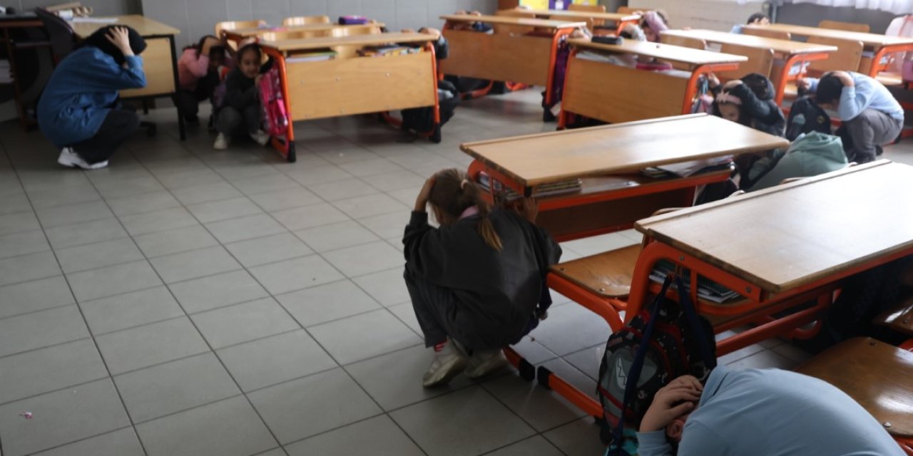 Kartepe’de Öğrencilere Afet Bilinci Eğitimi