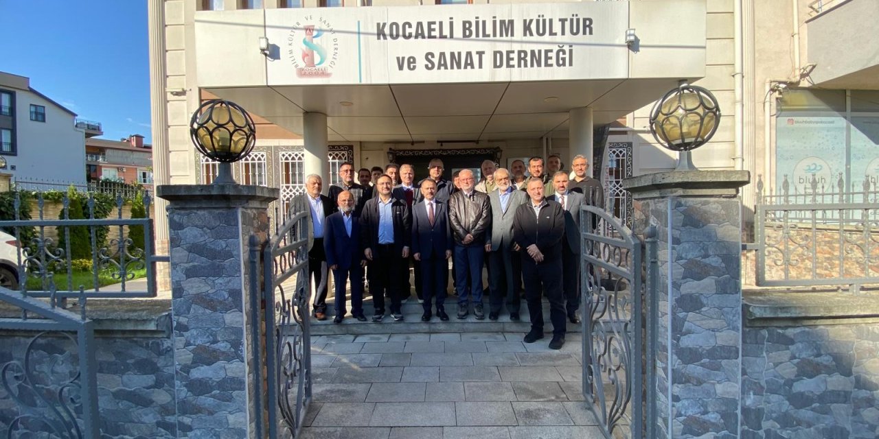 Vali Aktaş, Kocaeli Bilim Kültür  ve Sanat Derneği'ni Ziyaret Etti