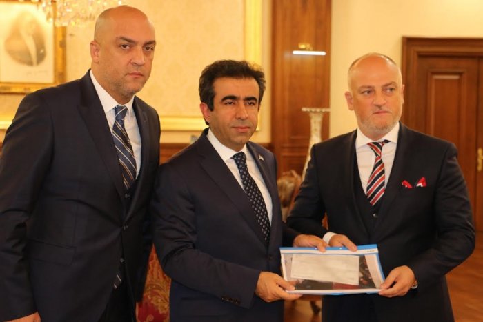 Akmis Grup’tan şehit ailelerine 25 bin TL bağış