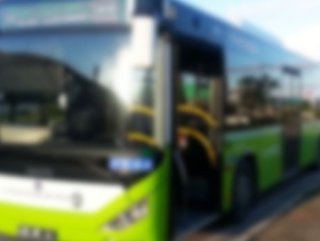 Aracını gazetecilerin üzerine sürdü