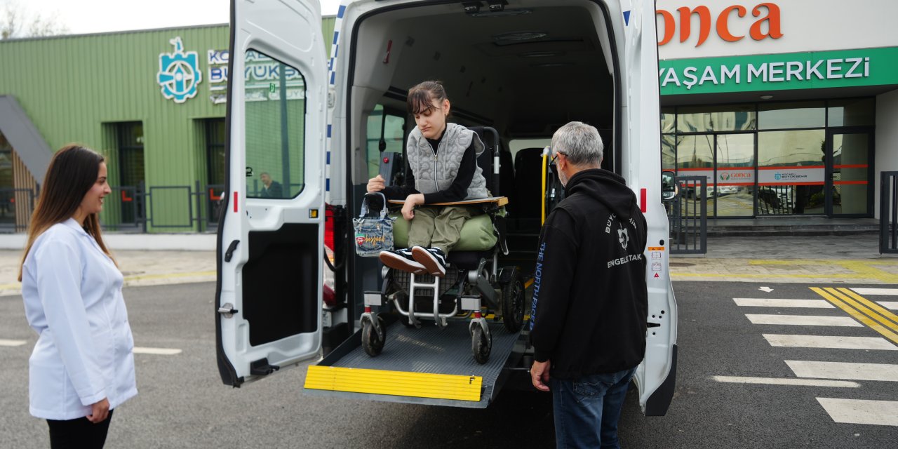 Serebral palsili Şevval, Korece ve İngilizce öğrenip köşe yazarı oldu