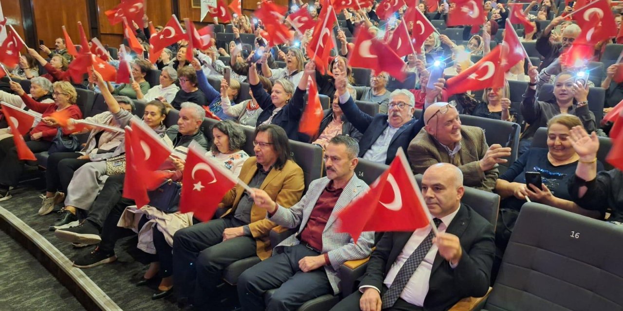 Vali Aktaş, Cumhuriyet  Bayramı Konserine Katıldı