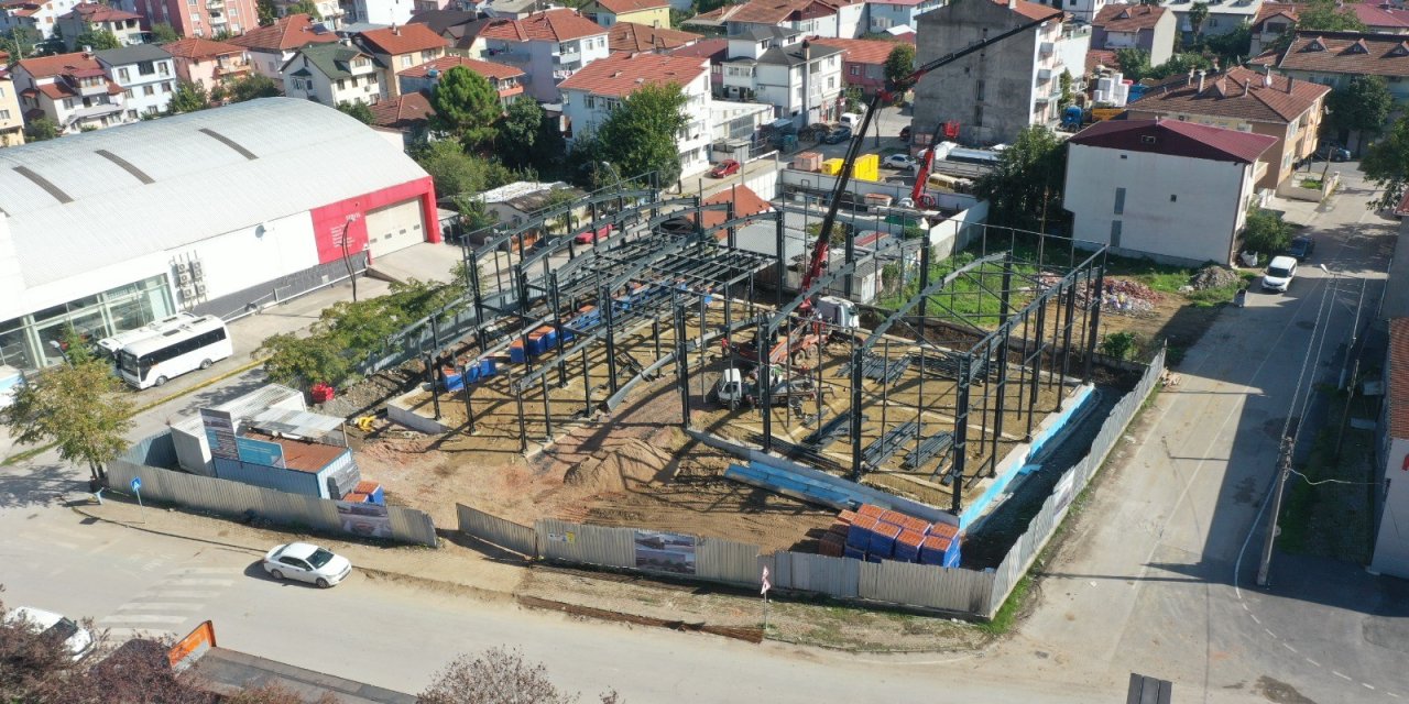 Vezirçiftliği Kapalı Spor Salonu'nda çalışmalar sürüyor