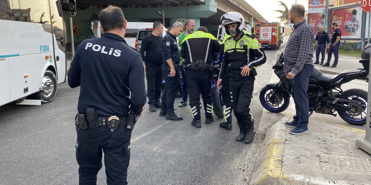 Kocaeli'de iki aracın çarpıştığı kazada 4 kişi yaralandı