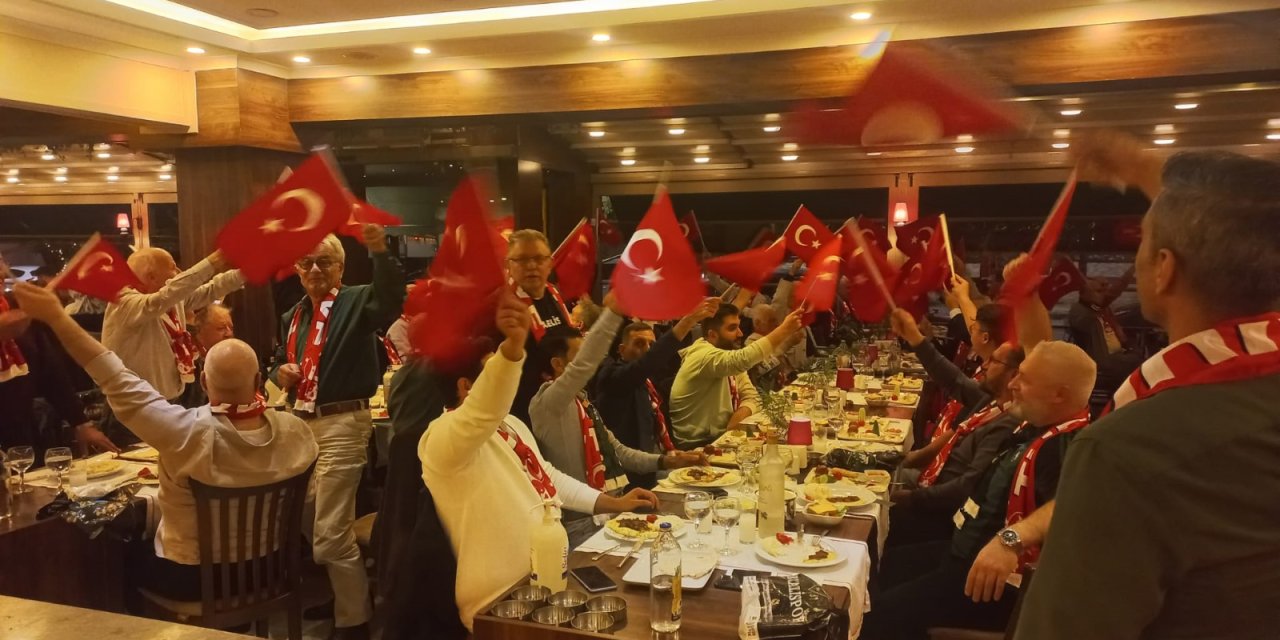 Eski Dostlar’da Cumhuriyet coşkusu