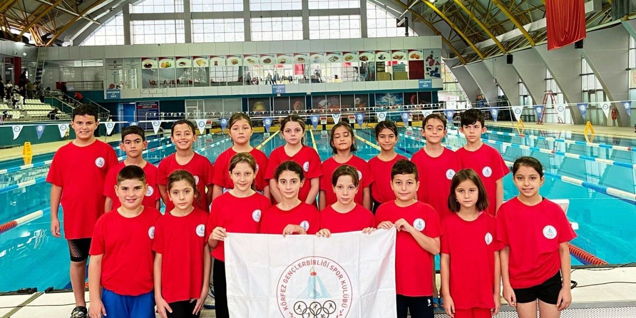 Körfezli yüzücüler Sakarya'da şampiyon oldu