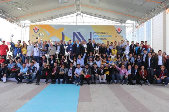 İHA yarışmasına katılanlara ödülleri verildi