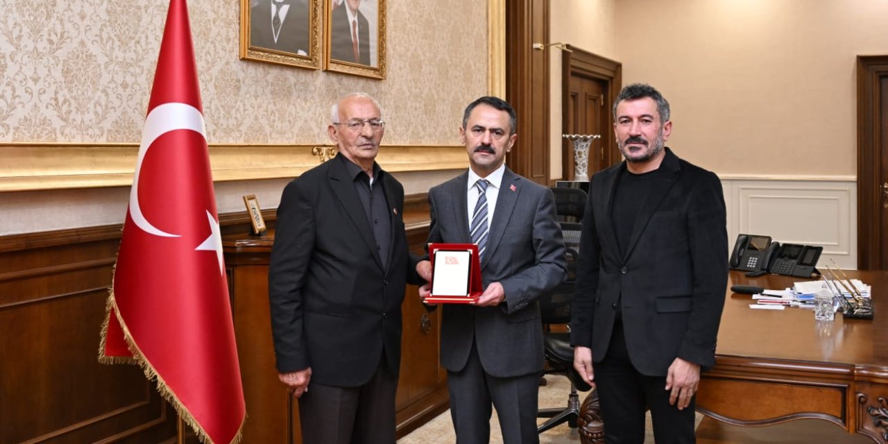 Şehit babasından  Vali Aktaş'ı Ziyaret Etti